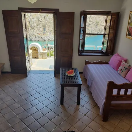 Kalymnos Island Rina Vathy Fiord House Дом отдыха Vathis