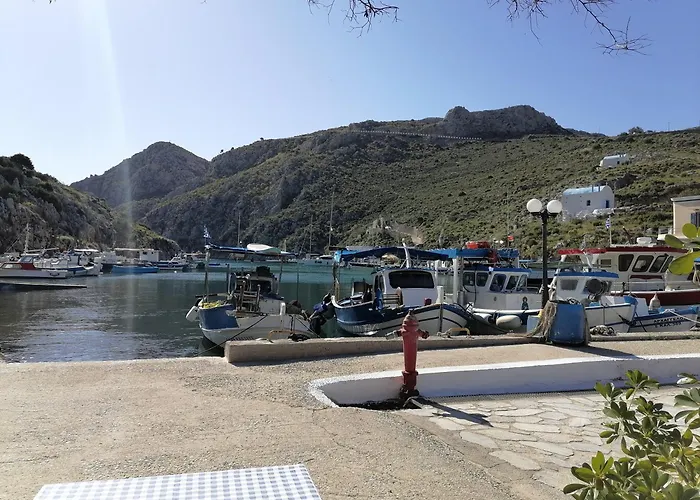 펜션 Kalymnos Island Rina Vathy Fiord House *